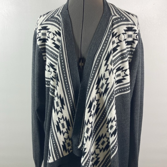 Morgan City Sweater Women Women Size XXL Gray & White Lap Over Front Long Sleeve - Picture 2 of 11